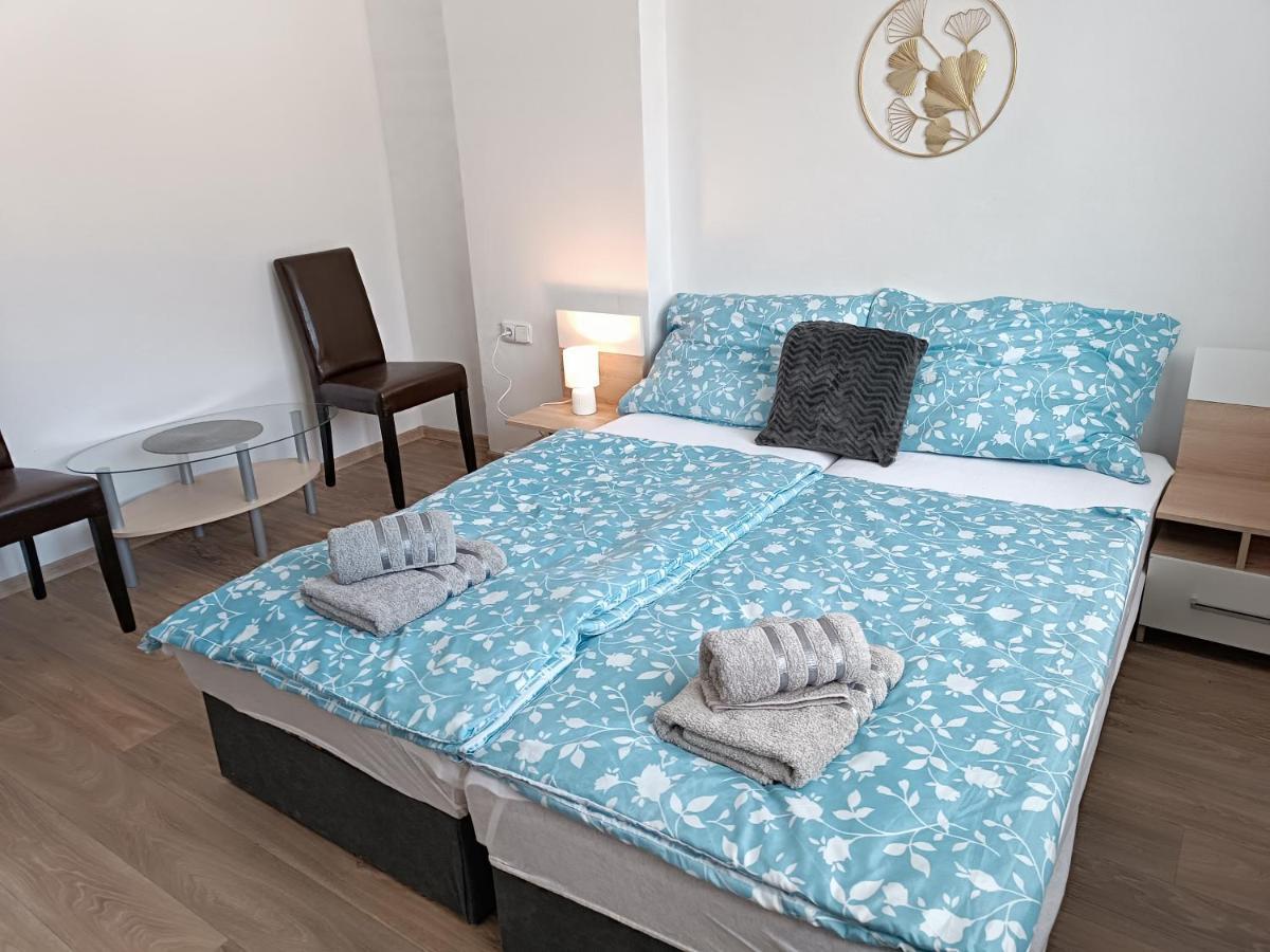 Tina Apartments Černá v Pošumaví Esterno foto